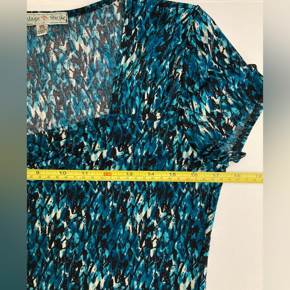 Vintage Suzie | Women’s Bright Vibrant Print Short Sleeve Blouse - Picture 6 of 6